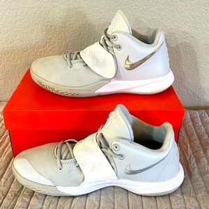 Nike-Kyrie Flytrap 3 “Pure Platinum”